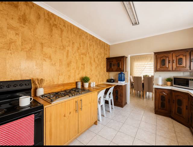 5 BEDROOM HOUSE FOR SALE IN ARCON PARK